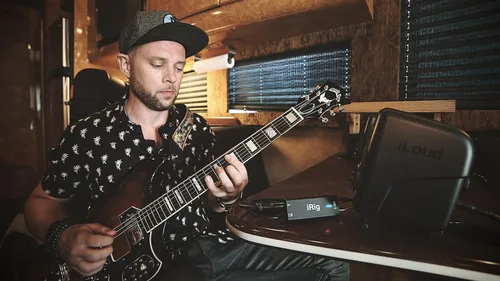 Vista 6 de IK Multimedia iRig HD 2 interfaz de audio de guitarra para iPhone, iPad, Mac, iOS y PC con cables USB-C, Lightning y USB y grabación de música de 24