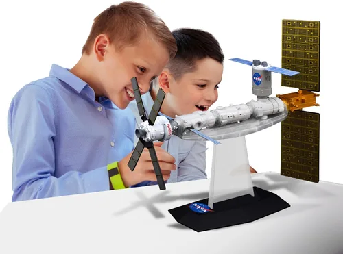 Vista 2 de MUKIKIM NASA Future Explorers - Modelo interactivo de la estación espacial Gateway. Construye y aprende educación STEM y exploración espacial
