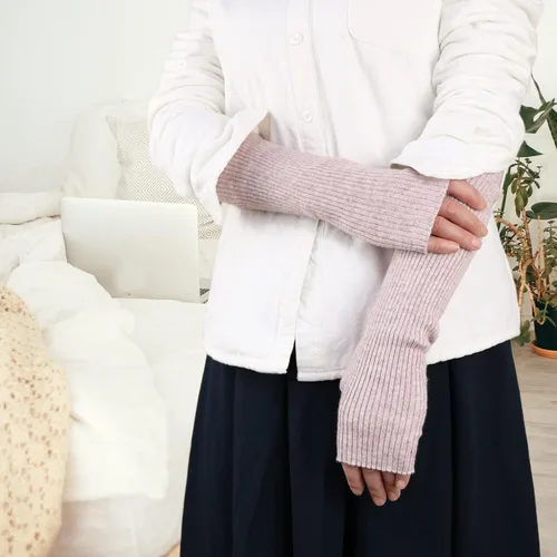 Vista 28 de Facecozy Calentadores de brazos para mujer, mezcla de lana de cachemira, guantes largos sin dedos para mujer, guantes para clima frío con agujero