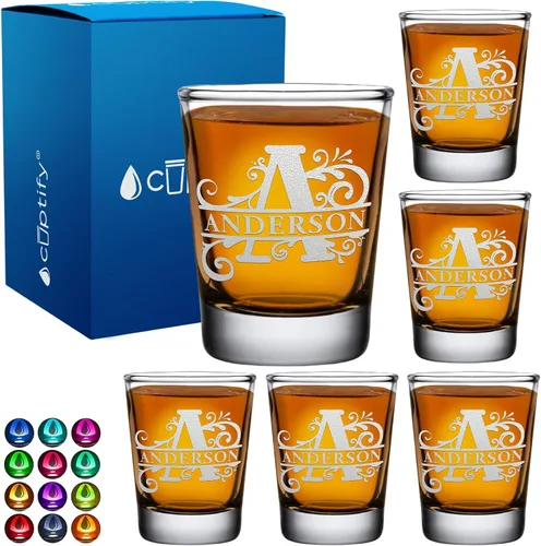 Vista 18 de Cuptify Inicial de cristal con monograma y nombre de 2 onzas, parte inferior negra grabada con texto personalizado para regalos, bodas, cumpleaños