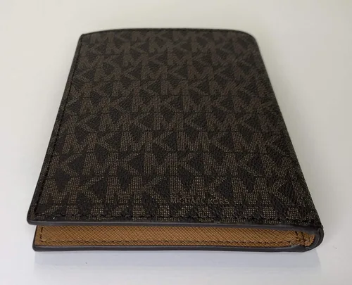 Vista 8 de Michael Kors Jet Set Travel Passport Wallet Case Signature MK Brown