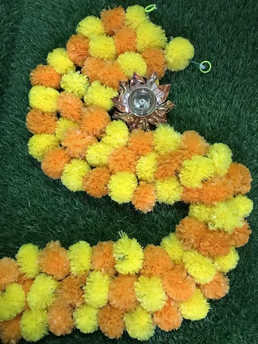 Vista 2 de Guirnalda de caléndula de 5 piezas de 5 pies Decoración de manto de fiesta de boda india/americana, guirnaldas de imitación de guirnaldas de boda