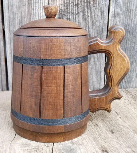 Vista 6 de Taza de cerveza de madera hecha a mano con tapa. Capacidad: 20 oz (20.3 fl oz). Taza de cerveza de madera ecológica - Taza de cerveza de madera