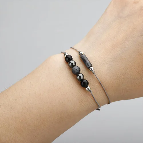 Vista 3 de Ronglry Pulsera de cristal para mujeres y hombres, piedras curativas espirituales, pulsera de gemas de amatista para aliviar la ansiedad, joyería