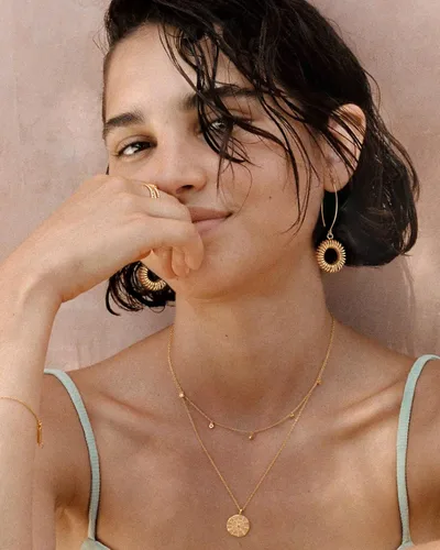 Vista 2 de Aretes colgantes largos de oro con forma de bola de simicírculo para mujer, ligeros, circular, moneda, geométricos, planos, cepillados, chapados