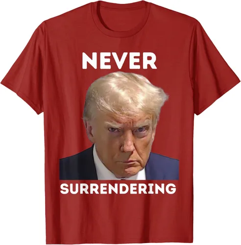 Vista 44 de Triumph Never Surrendering - Camiseta Trump Mug Shot, Negro