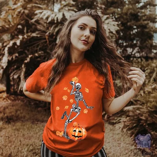 Vista 3 de Camisa de Halloween para mujer, camiseta de calabaza de Halloween, diseño de esqueleto de calabaza, camiseta de manga corta para otoño