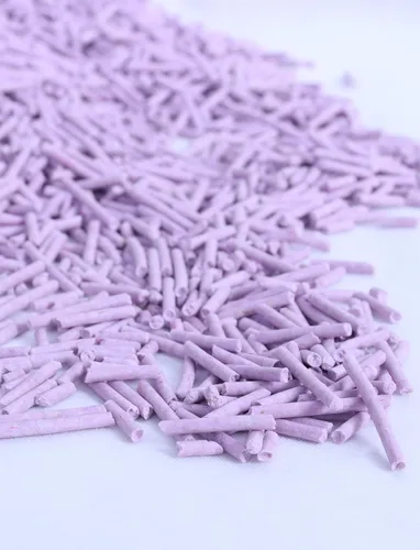Vista 4 de Arena para gatos Tofu con aroma a lavanda 5.5 libras, lata. Se puede tirar por el inodoro o desagües, arena para gatos de bajo seguimiento