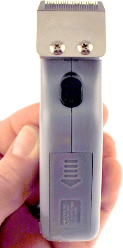 Vista 3 de WAHL Pocket Pro - Recortadora compacta para tocar alrededor de perros y gatos ojos, orejas y patas, modelo 9961-900