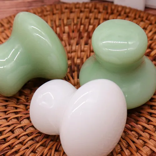 Vista 5 de Uonlytech 2 herramientas faciales Gua Sha, cuarzo de jade blanco, rodillos Gua Sha, herramienta de masaje para mujeres, spa en casa