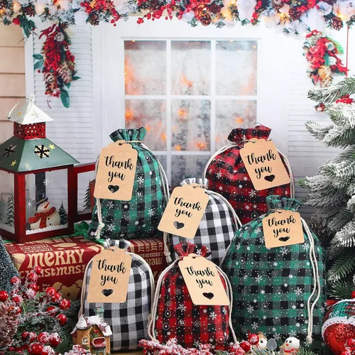 Vista 4 de Shappy 24 bolsas de Navidad con cordón, bolsas de arpillera a cuadros de Navidad, bolsas de lino con cuerda de 32.8 pies, 24 tarjetas