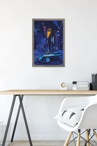 Vista 6 de Trends International DC Comics Batman - Póster de pared con señal de murciélago en el horizonte, 22.4 pulgadas de largo x 14.7 W, versión enmarcada