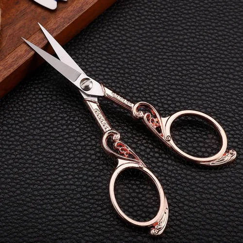 Vista 2 de YOUGUOM Tijeras de bordado, tijeras de costura de precisión pequeña, tijeras de detalle de punta afilada para manualidades, costura, corte de Oro