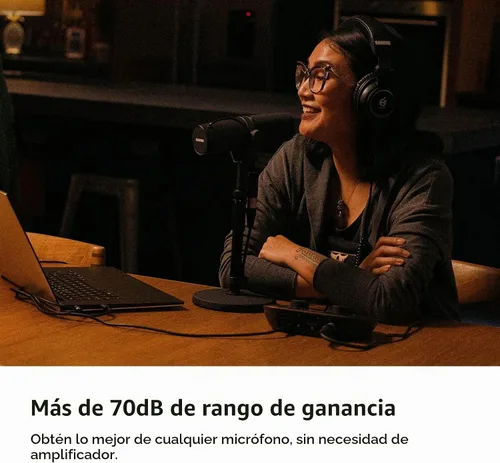 Vista 3 de Focusrite Vocaster One — Interfaz de podcasting para grabación como creador en solitario. Utilice ganancia automática, mejora y silencio
