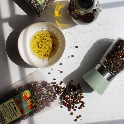 Vista 6 de Melina's Peppercorns, California 4 Pepper Blend, 6 onzas