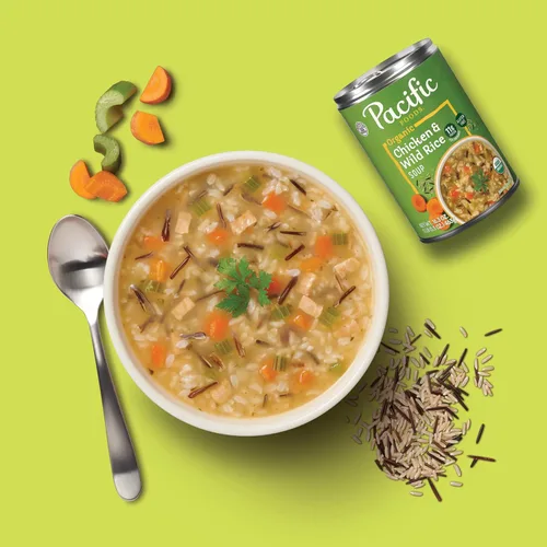 Vista 3 de Pacific Foods Sopa orgánica de pollo y arroz silvestre, lata de 16.3 oz