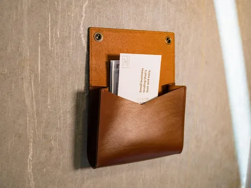 Vista 3 de Organizador de almacenamiento colgante de cuero suave para colgar en la pared, clasificador de correo, soporte para cartas, estante para llaves