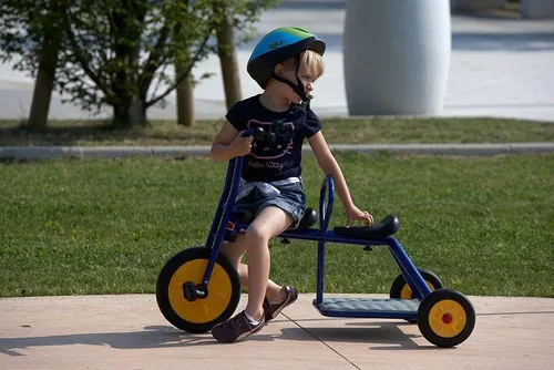 Vista 6 de Italtrike Atlantic - Triciclo de doble asiento para exteriores para niños pequeños y niños, ingeniería superior, fuerte y duradero, fácil de montar
