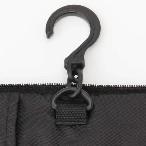 Vista 3 de Muji Funda de viaje colgante de poliéster, 6.3 in de ancho x 7.5 in de profundidad x 2.4 in de alto, color negro