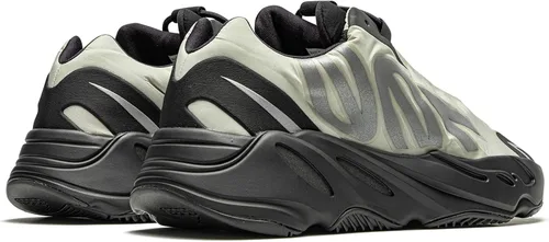 Vista 3 de adidas 700 Mnvn para hombre