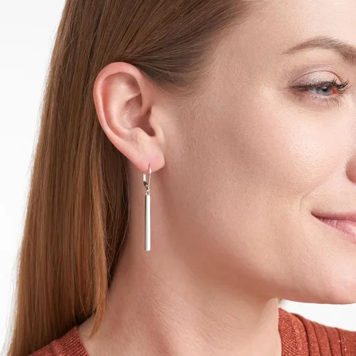 Vista 5 de Amazon Essentials Aretes colgantes de oro amarillo de 18 quilates o oro rosa de 14 quilates sobre plata esterlina (anteriormente colección Amazon)