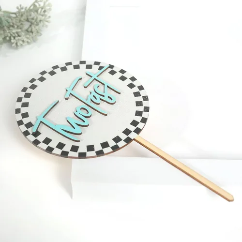 Vista 7 de Decoración de madera para tartas de 2º cumpleaños con temática de carreras, suministros de fiesta de segundo cumpleaños con temática de carreras