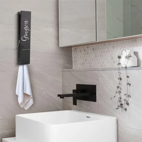 Vista 3 de Ganchos grandes de madera personalizados con nombre grabado personalizado de 12 pulgadas, clips para la ropa, toallero, decoración de pared de baño