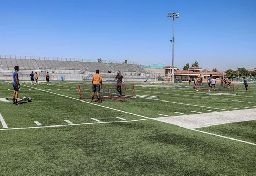 Vista 8 de PowerNet Red de tenis de fútbol de 4 vías, divertido equipo de juego y entrenamiento, juega en el parque o la playa, 2 tamaños