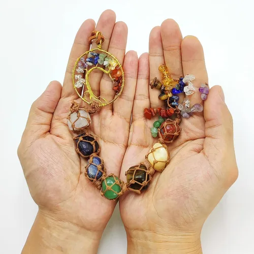 Vista 4 de Árbol de la vida - Piedras colgantes de chakras, cristales y piedras curativas, adornos de chakras para árbol de Navidad, regalos de brujas