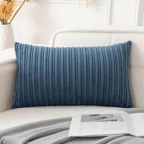 Vista 20 de UGASA - Fundas de almohada decorativas de terciopelo suave y sólidas de Navidad para sala de estar/sofá, 16 x 16 pulgadas, 2 unidades, color burdeos