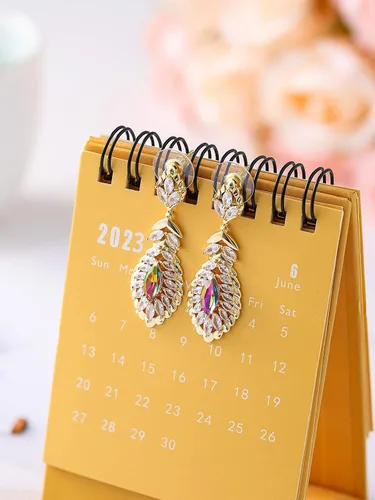 Vista 8 de Aretes colgantes de cristal colgantes para mujer, hechos a mano, hipoalergénicos, chapados en oro de 14 quilates, circonita cúbica, joyería ovalada