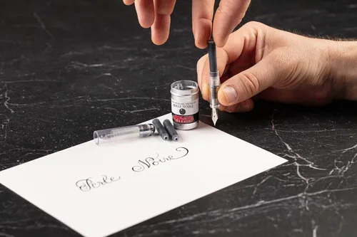 Vista 7 de Tinta para pluma estilográfica Herbin - 1 lata de 6 cartuchos - Perle Noire