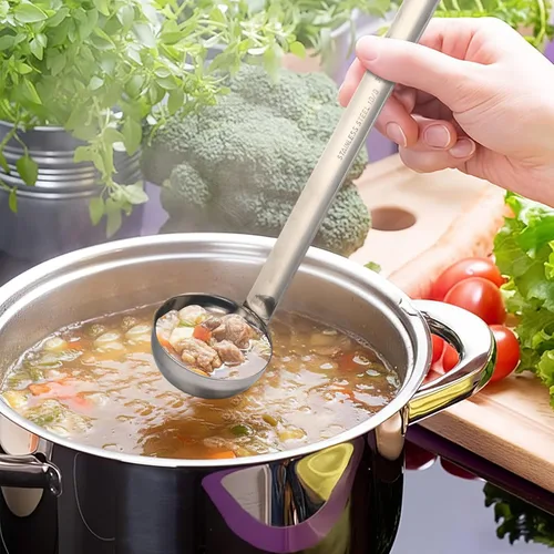 Vista 3 de meekoo 1 Pieza Cucharón de Acero Inoxidable para Sopa con Mango Cucharón con Borde Vertedor para Cocina Cocinando Sopa Salsa (1 oz)