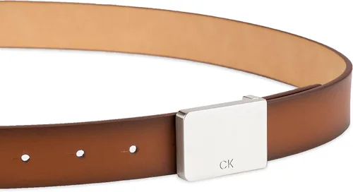 Vista 3 de Calvin Klein Cinturón con hebilla de placa moderna y detalle de logotipo para pantalones de vestir, para hombre