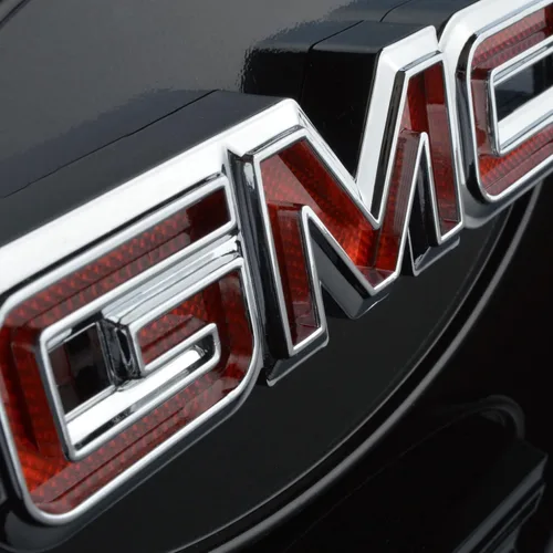 Vista 2 de Cubiertas de receptor de enganche con luz LED Autogem, cubierta de enganche GMC oficialmente licenciada (cromado)