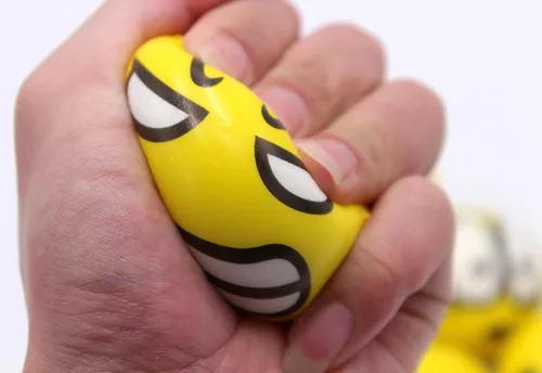 Vista 4 de Juego de 12 bolas de estrés divertidas para la cara, lindas bolas para aliviar el estrés de la mano, muñeca, para niños y adultos, en la escuela u