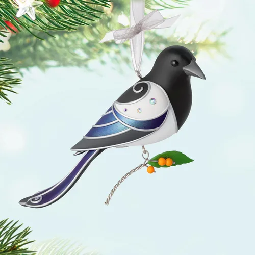 Vista 3 de Hallmark Keepsake Adorno de Navidad (La belleza de los pájaros urraca)