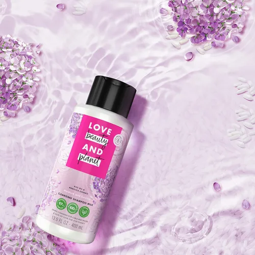 Vista 7 de Love Beauty and Planet Champú Leche Humedad y rebote para ondas y rizos Aceite de arroz y esencia de angélica Champú 100 por ciento biodegradable