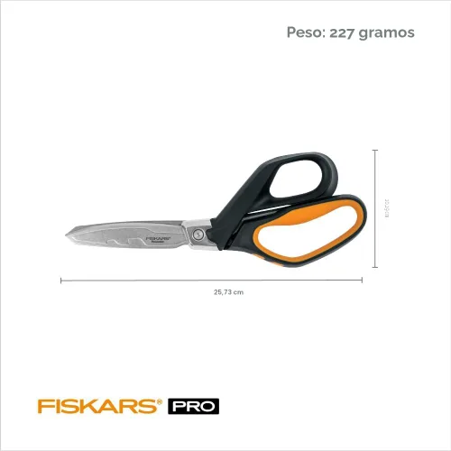 Vista 2 de Tijeras de Taller Fiskars Pro PowerArc, Tijeras de Acero Inoxidable Resistentes, Herramienta de Grado Industrial para Edificación y Construcción, 10