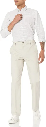 Vista 4 de Tienda Essentials Pantalón chino de corte clásico, resistente a las arrugas, sin pinzas, para hombre (disponible en tallas grandes y altas)