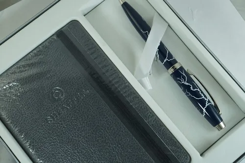 Vista 4 de Sheaffer Bolígrafo Thunder Lightning de edición especial 100 con ribete de níquel y diario Crispy Sheaffer a juego
