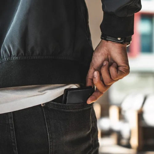 Vista 5 de REVELOT Cartera delgada clásica piel auténtica con bloqueo RFID W2 Negro - Minimalista