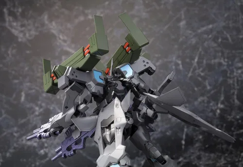 Vista 4 de Kotobukiya Shiranui Imperial Japanese Army Muv-Luv Total Eclipse Kit de modelo de plástico