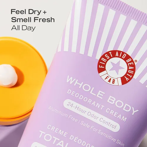 Vista 2 de First Aid Beauty Crema desodorante para todo el cuerpo Controla el olor corporal no deseado para una sensación fresca durante todo el día, probado