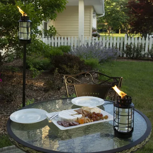 Vista 3 de TIKI Linterna de cristal para exteriores – Antorcha decorativa resistente a la intemperie para patio, jardín y patio trasero con poste de altura