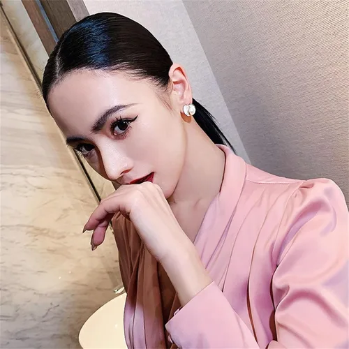 Vista 5 de Pearl Stud Earrings for Women Stainless Steel Unique Statement Small Pearl Enamel Button Statement Vintage Earring Jewelry