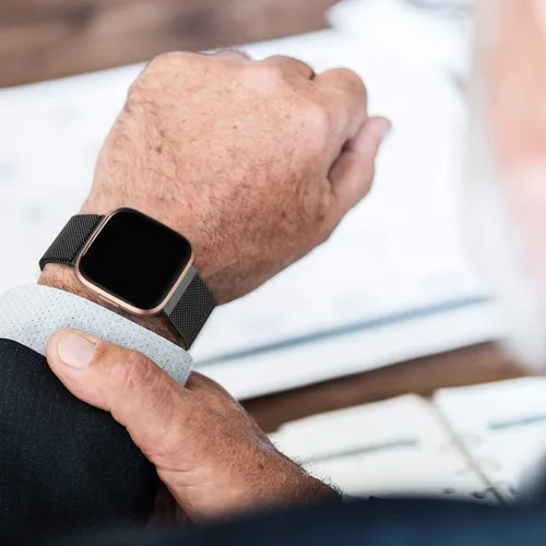 Vista 7 de Bandas de metal compatibles con reloj inteligente Fitbit Versa/Versa Lite/Versa 2 para mujeres y hombres, correa de repuesto de malla de acero Negro
