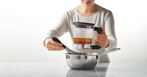 Vista 10 de OXO Good Grips Good Gravy Separador de grasa de 4 tazas