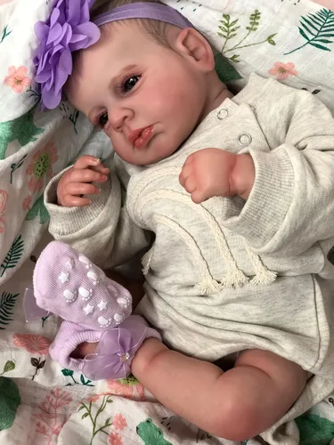 Vista 5 de KAWAYII Muñeca de bebé recién nacida de 20 pulgadas, realista, de vinilo de silicona, muñeca Reborn Girl, cuerpo de tela suave para bebés recién