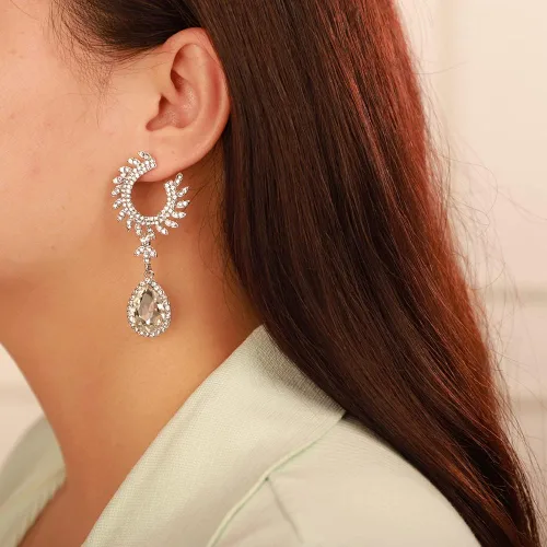 Vista 2 de Kercisbeauty Pendientes colgantes de araña de boda para mujer, cuentas de diamantes de imitación, joyería brillante para novias, damas de honor